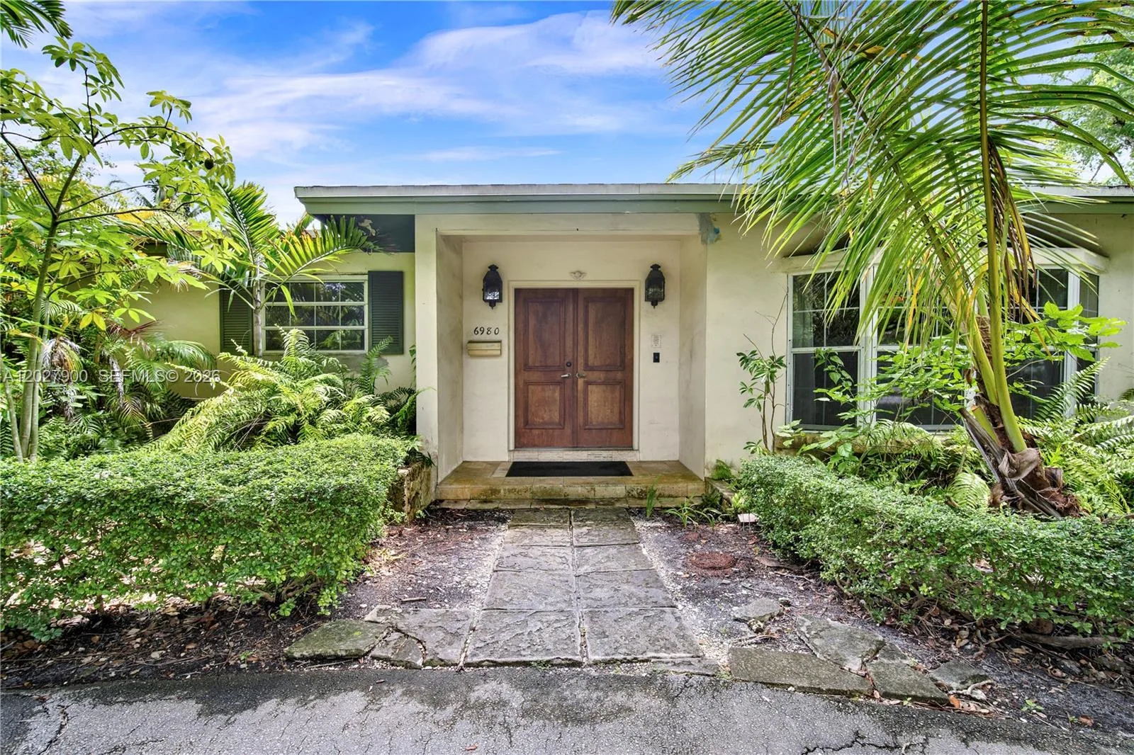 6980 SW 104th St, Pinecrest, FL 33156