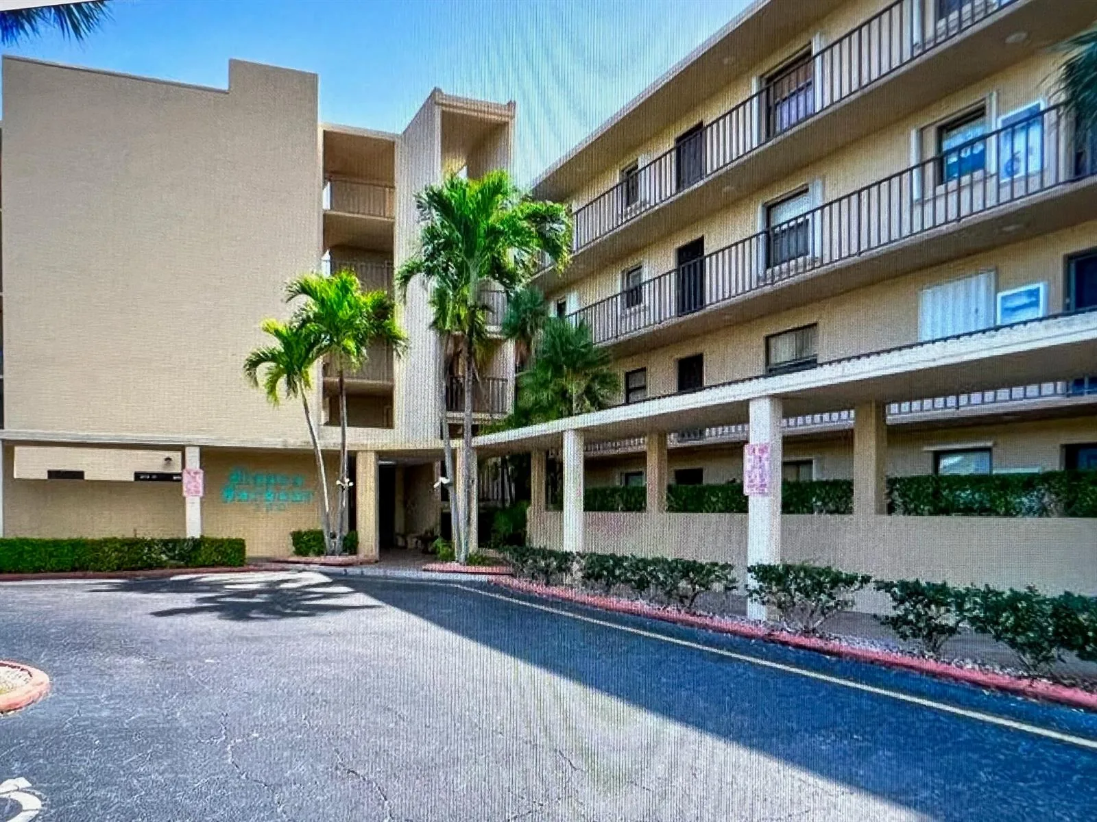890 N Federal Highway # 102, Lantana, FL 33462