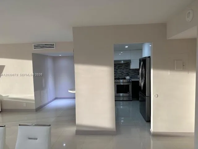 100 Bayview Dr # 904, Sunny Isles Beach, FL 33160 photo 7