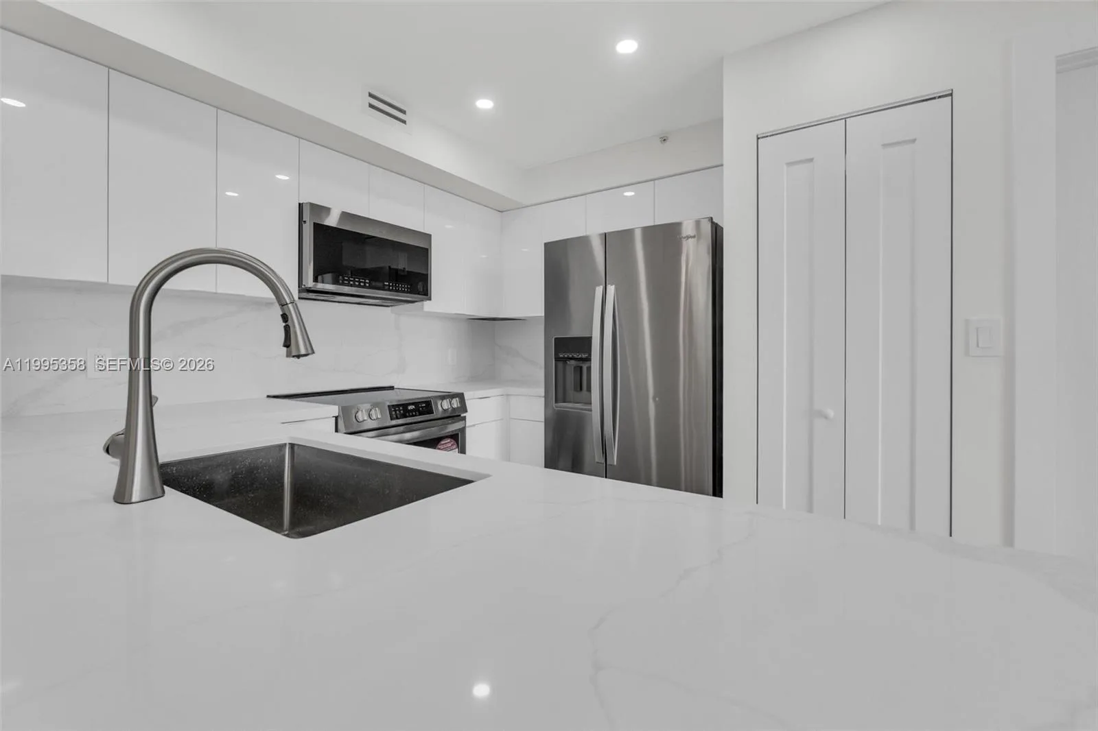 1155 Brickell Bay Dr # 2308, Miami, FL 33131 photo 2
