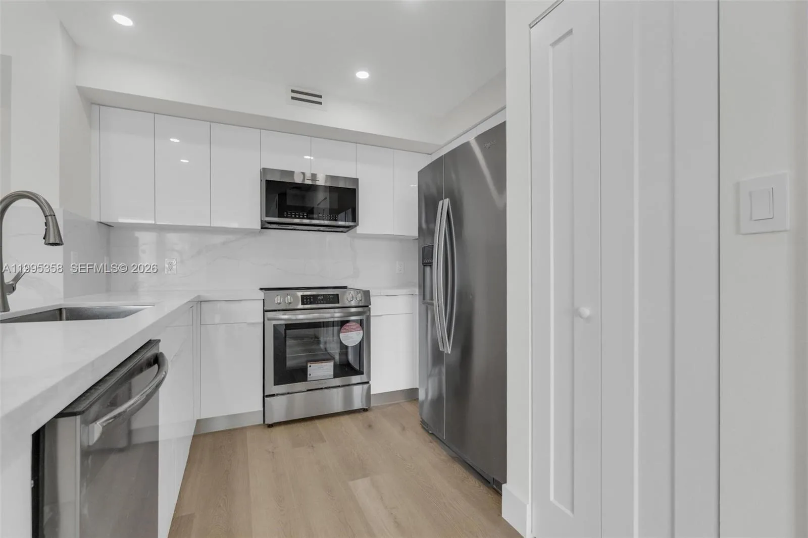 1155 Brickell Bay Dr # 2308, Miami, FL 33131 photo 6