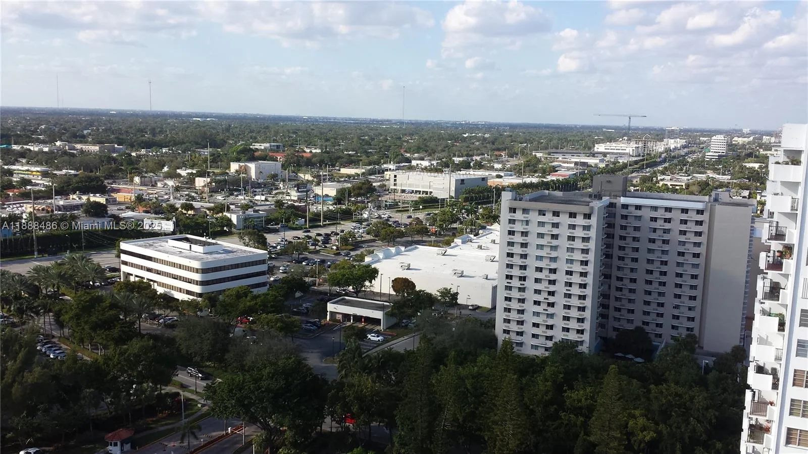 Commodore Plaza