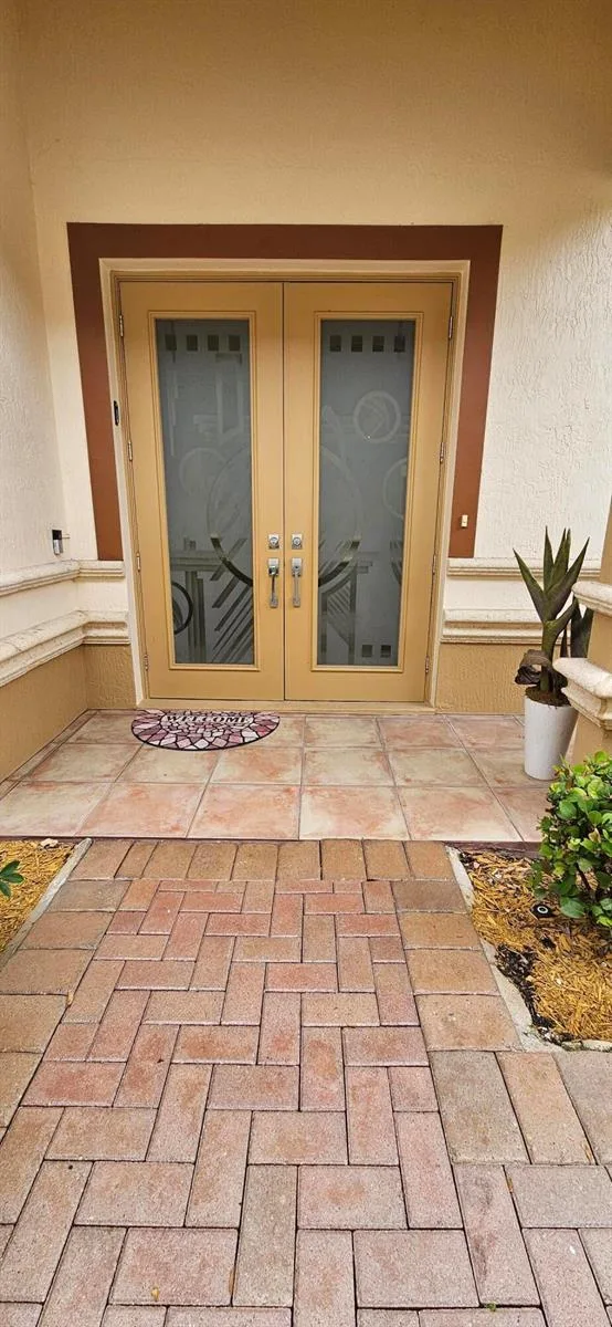 16117 Emerald Estates Drive, Weston, FL 33331 photo 2