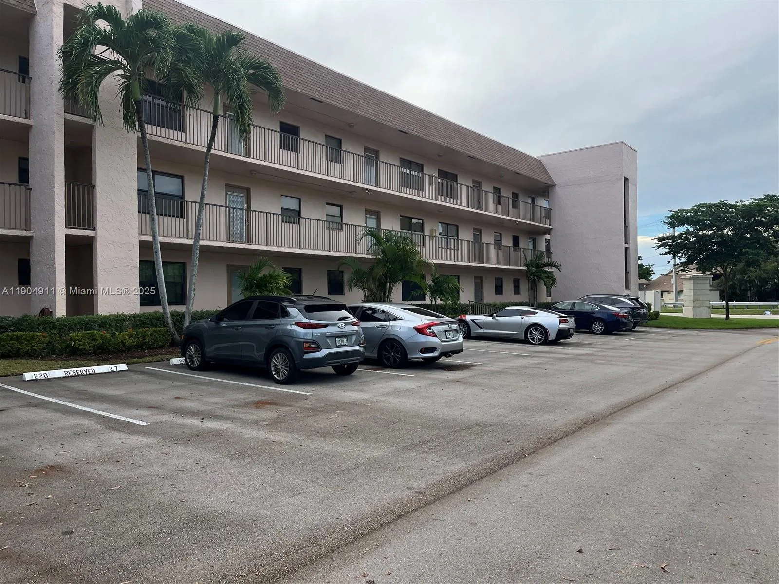 10466 Sunrise Lakes Blvd # 108, Sunrise, FL 33322 photo 2