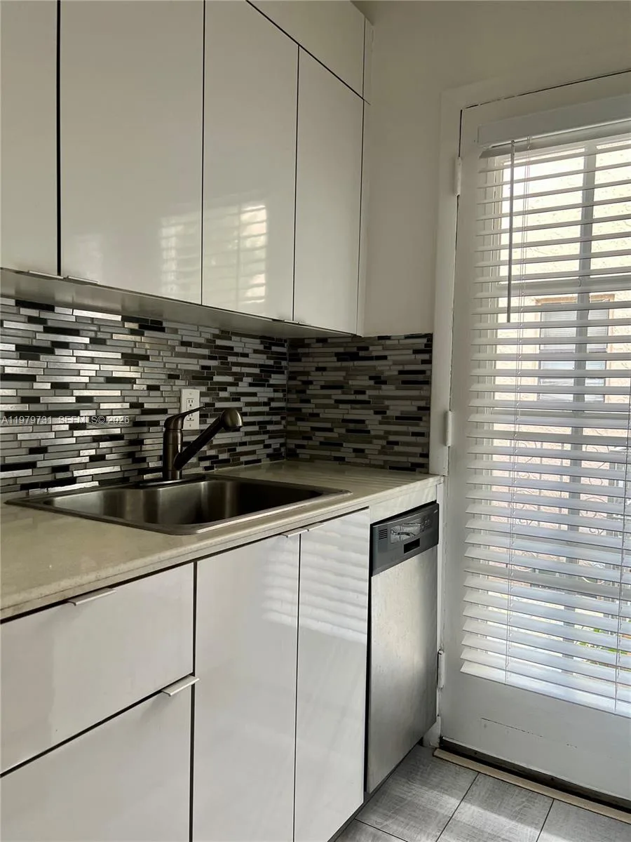 1551 Michigan Ave # 13, Miami Beach, FL 33139 photo 5