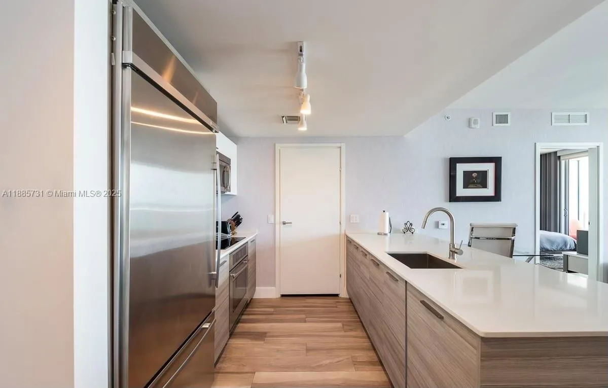 1300 Brickell Bay Dr # 3205, Miami, FL 33131 photo 10