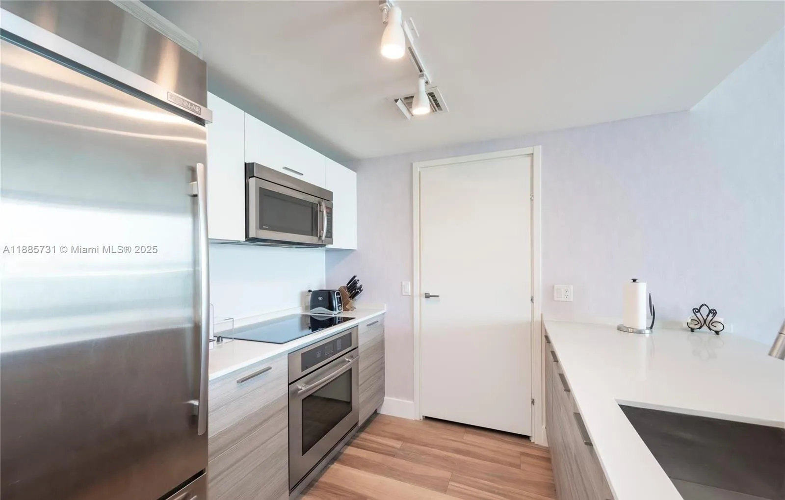 1300 Brickell Bay Dr # 3205, Miami, FL 33131 photo 11