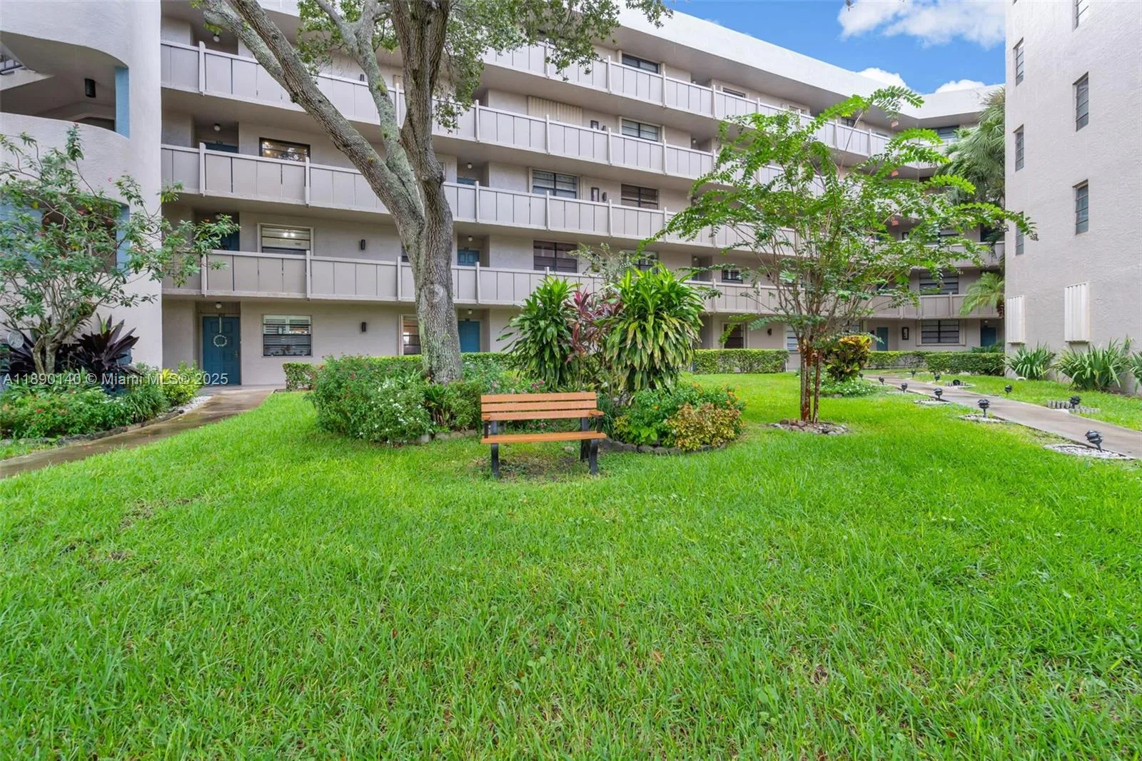 1100 Colony Point Cir # 504, Pembroke Pines, FL 33026 photo 2