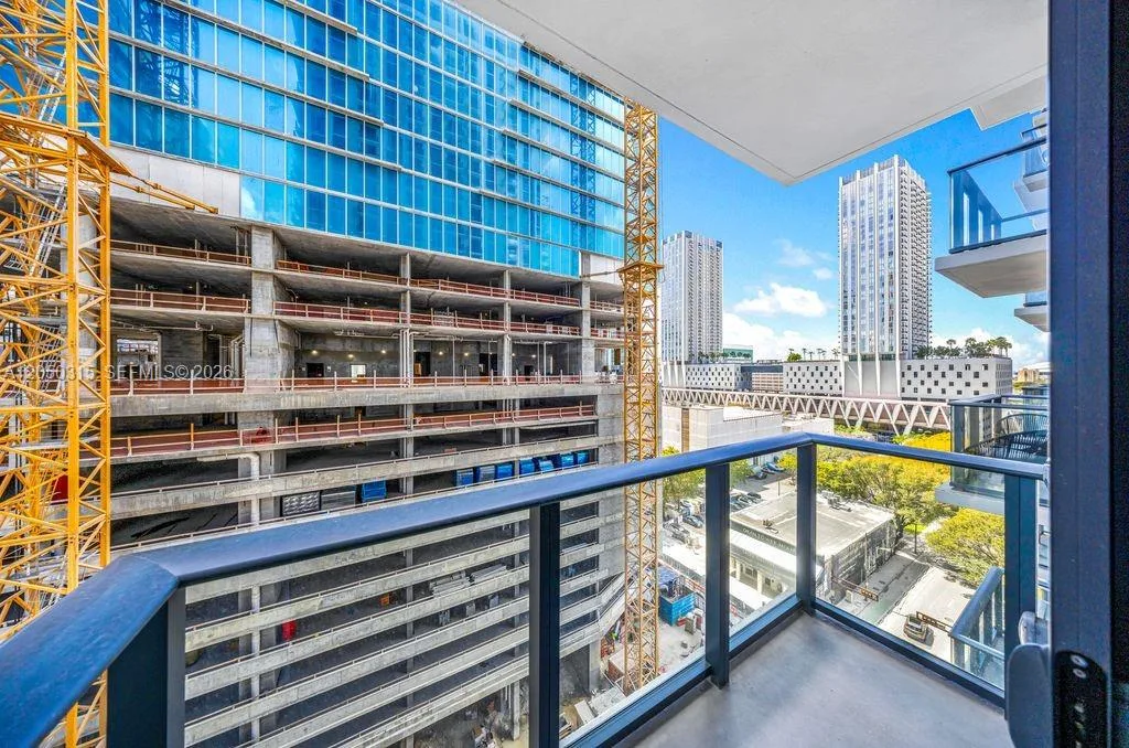 11 NE 6th St # 1106, Miami, FL 33132 photo 6