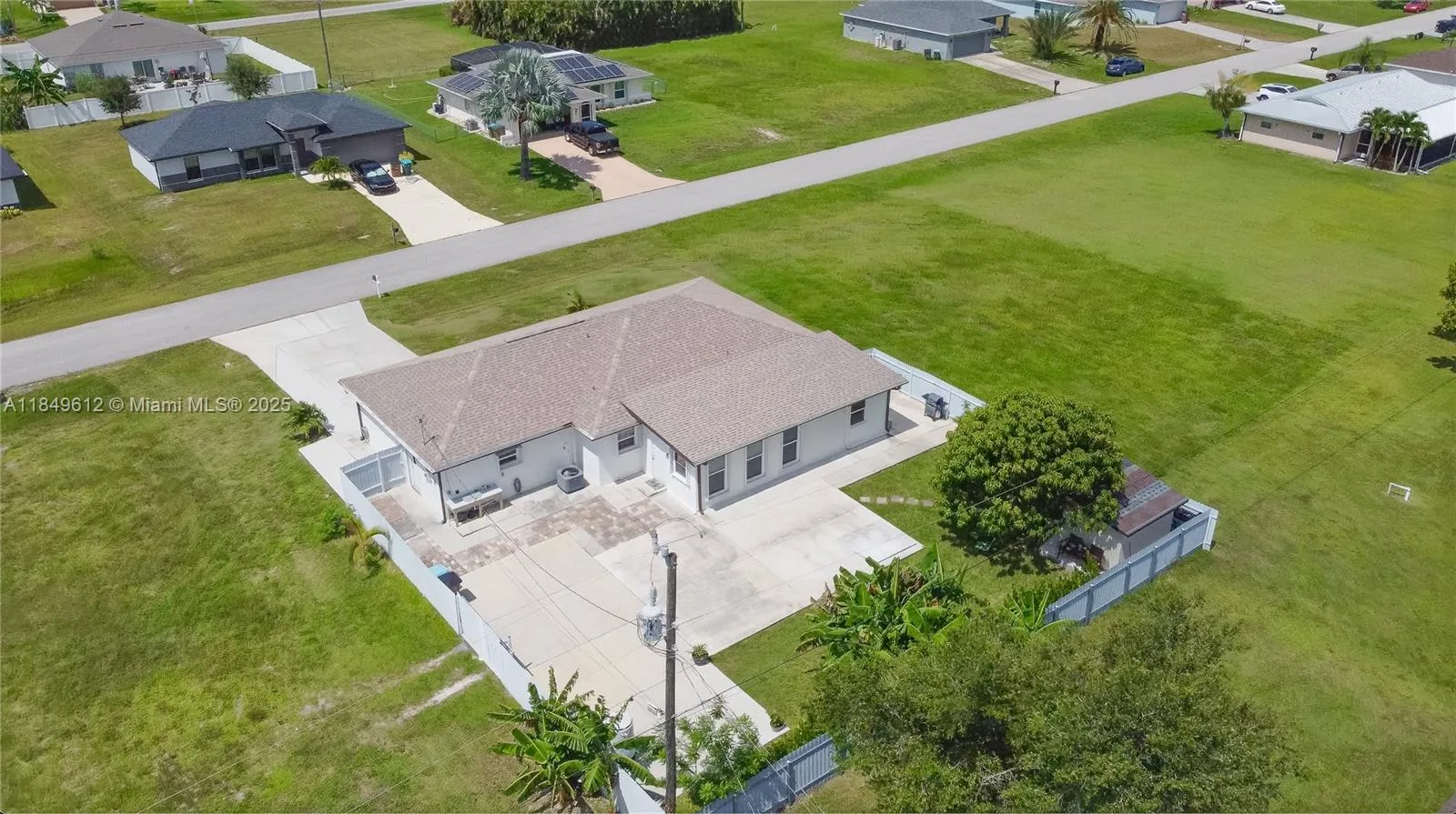 2038 NE 25th St, Cape Coral, FL 33909 photo 3