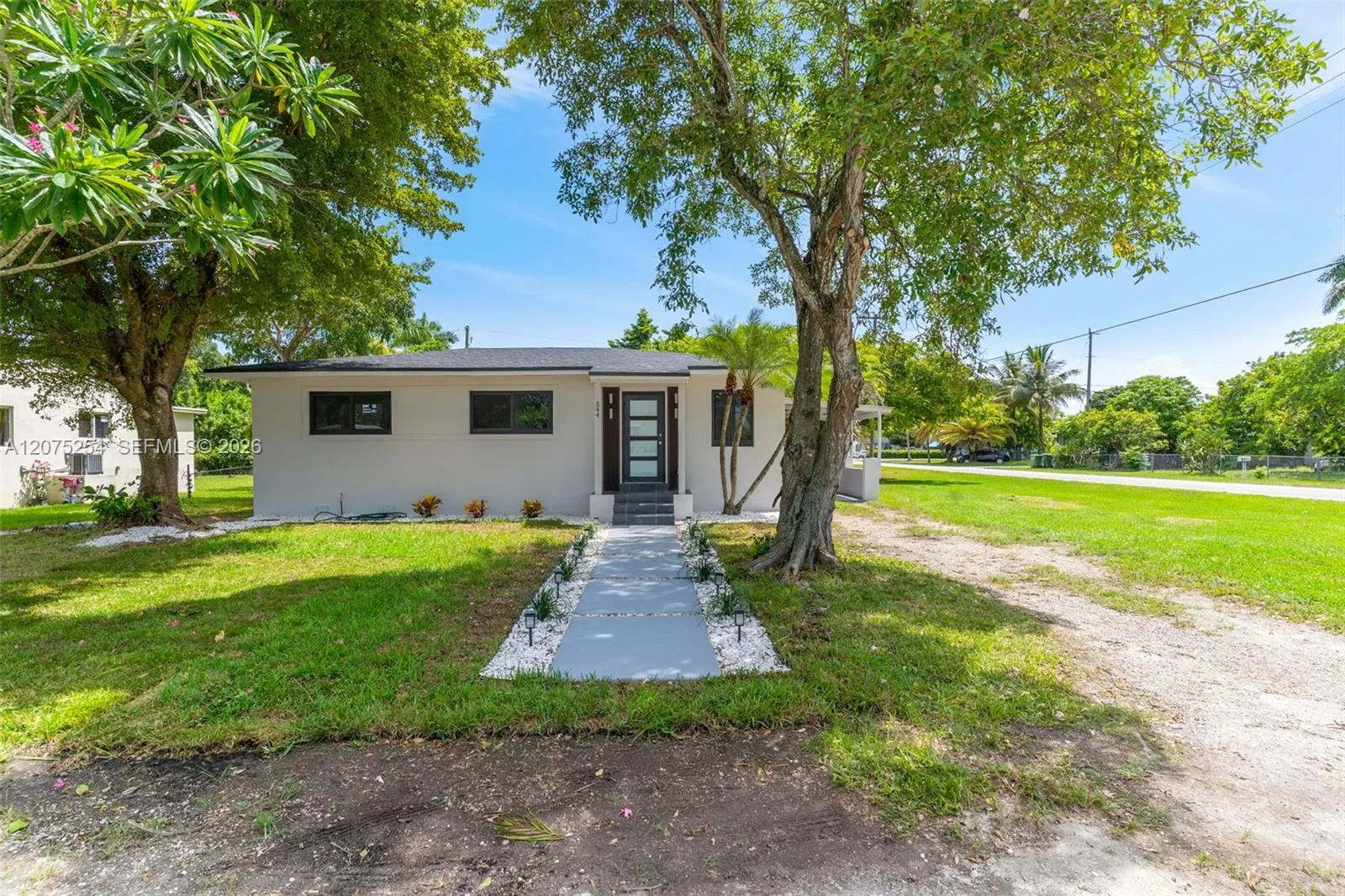 544 NW 12th St, Homestead, FL 33030 photo 2