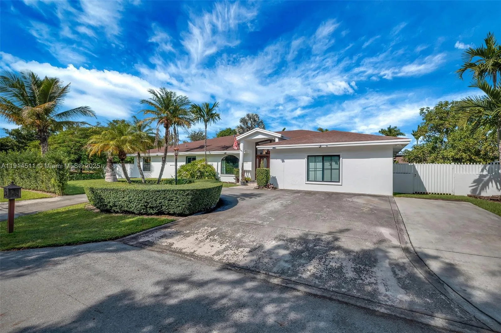 10195 NW 26th St, Doral, FL 33172 photo 4