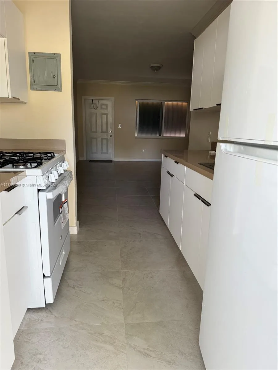 17051 NE 23rd Ave # 1J, North Miami Beach, FL 33160 photo 2