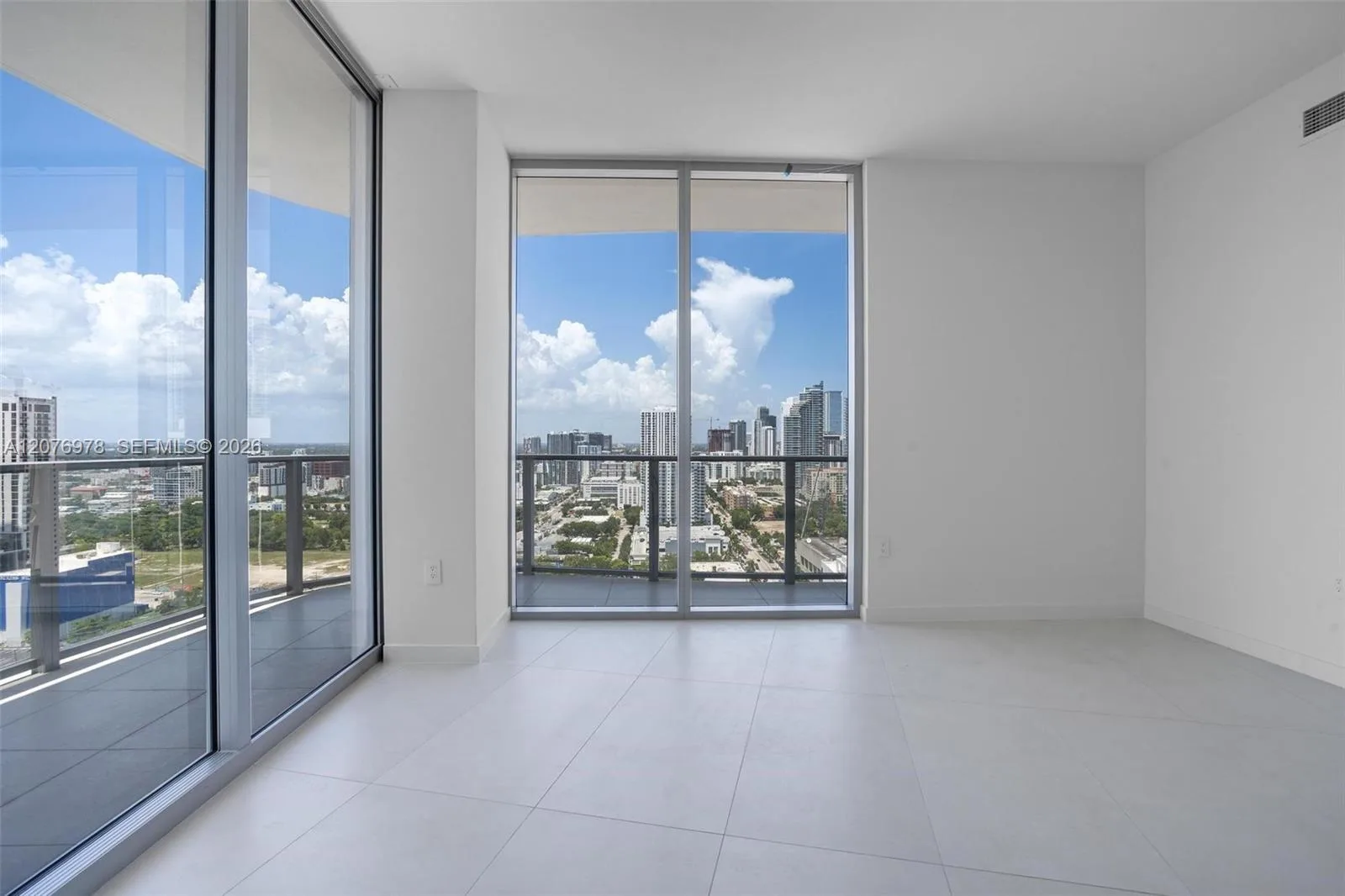 1400 Biscayne Blvd # 2507, Miami, FL 33132 photo 2