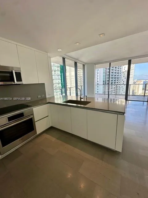 68 SE 6th St # 2511, Miami, FL 33131 photo 13