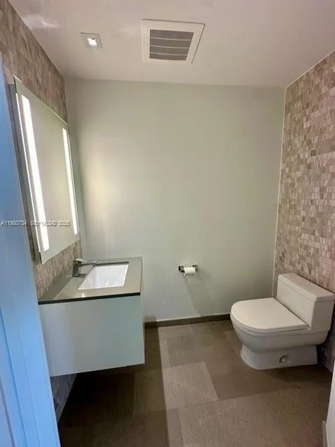 68 SE 6th St # 2511, Miami, FL 33131 photo 5
