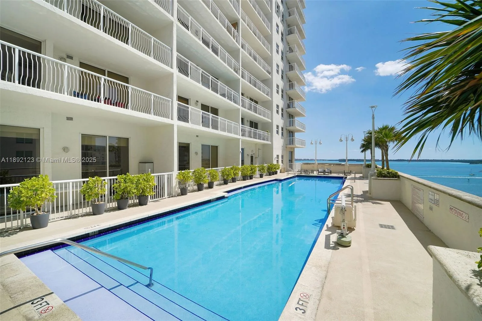 1200 Brickell Bay Dr # 3206, Miami, FL 33131