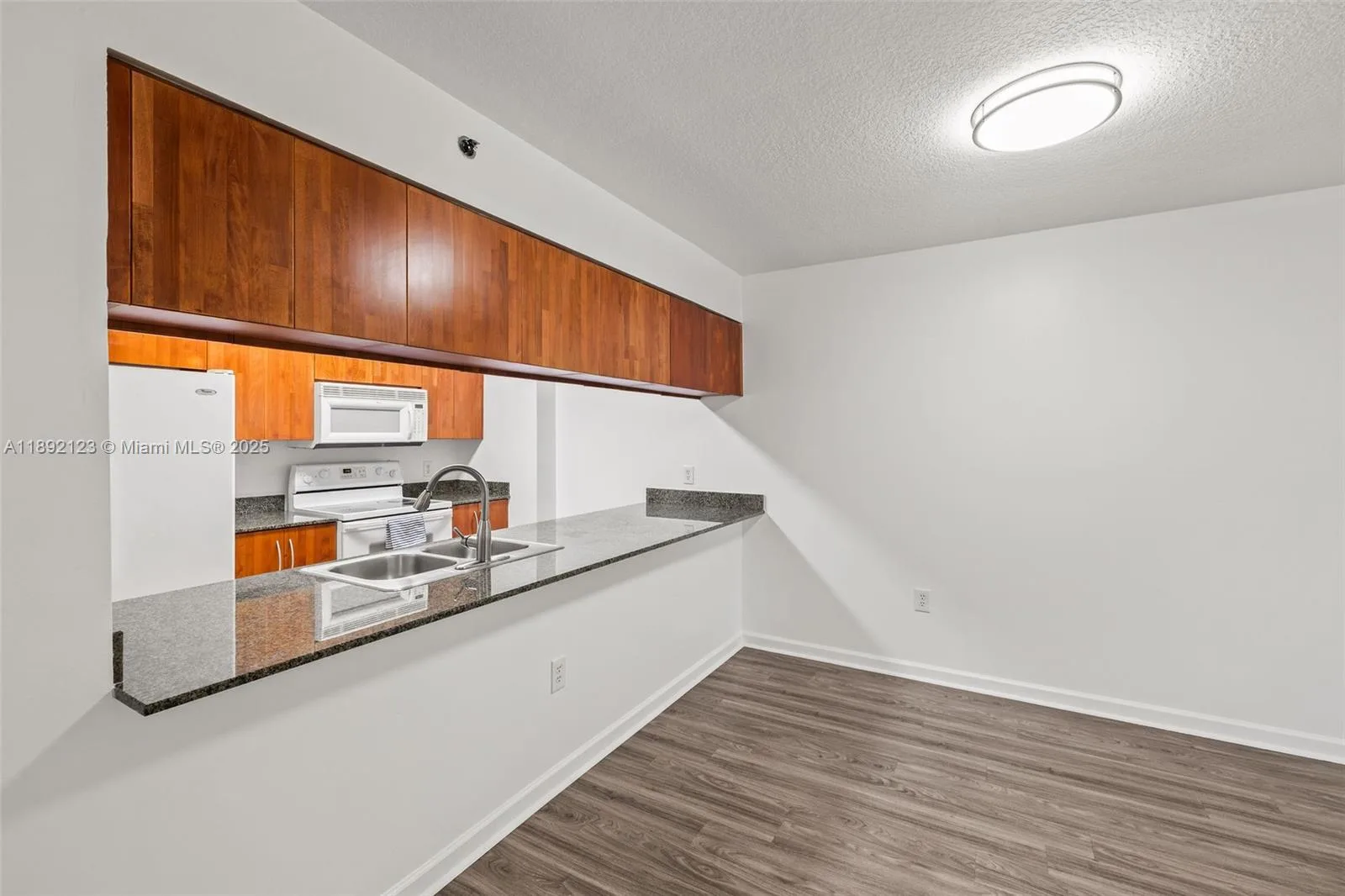 1200 Brickell Bay Dr # 3206, Miami, FL 33131 photo 10