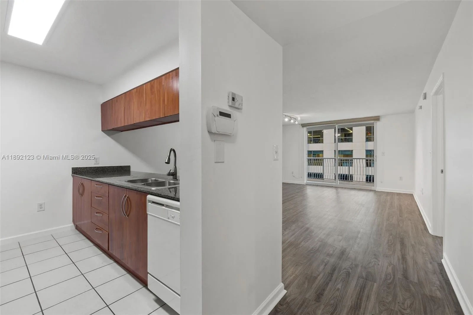 1200 Brickell Bay Dr # 3206, Miami, FL 33131 photo 3