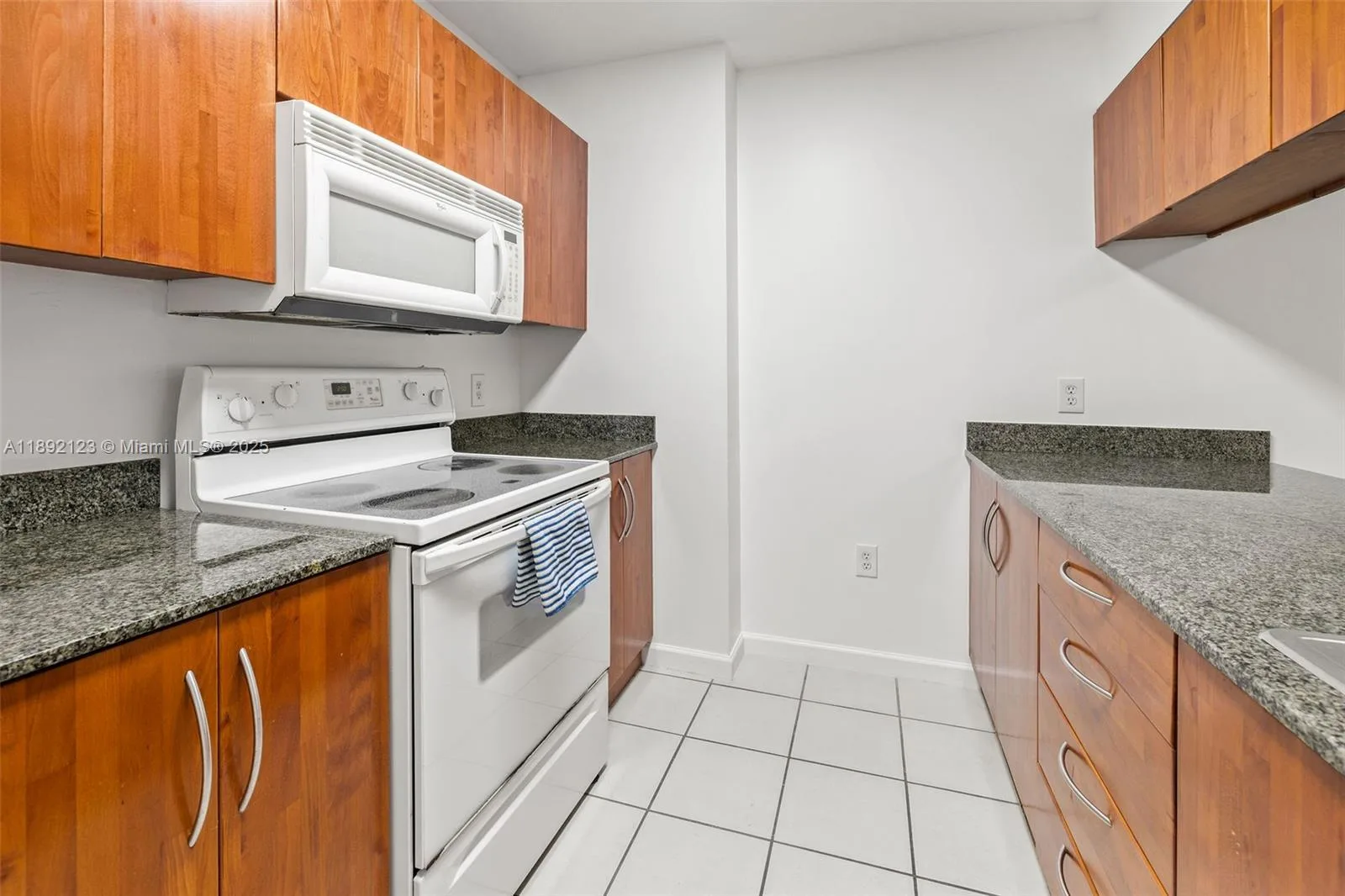 1200 Brickell Bay Dr # 3206, Miami, FL 33131 photo 5