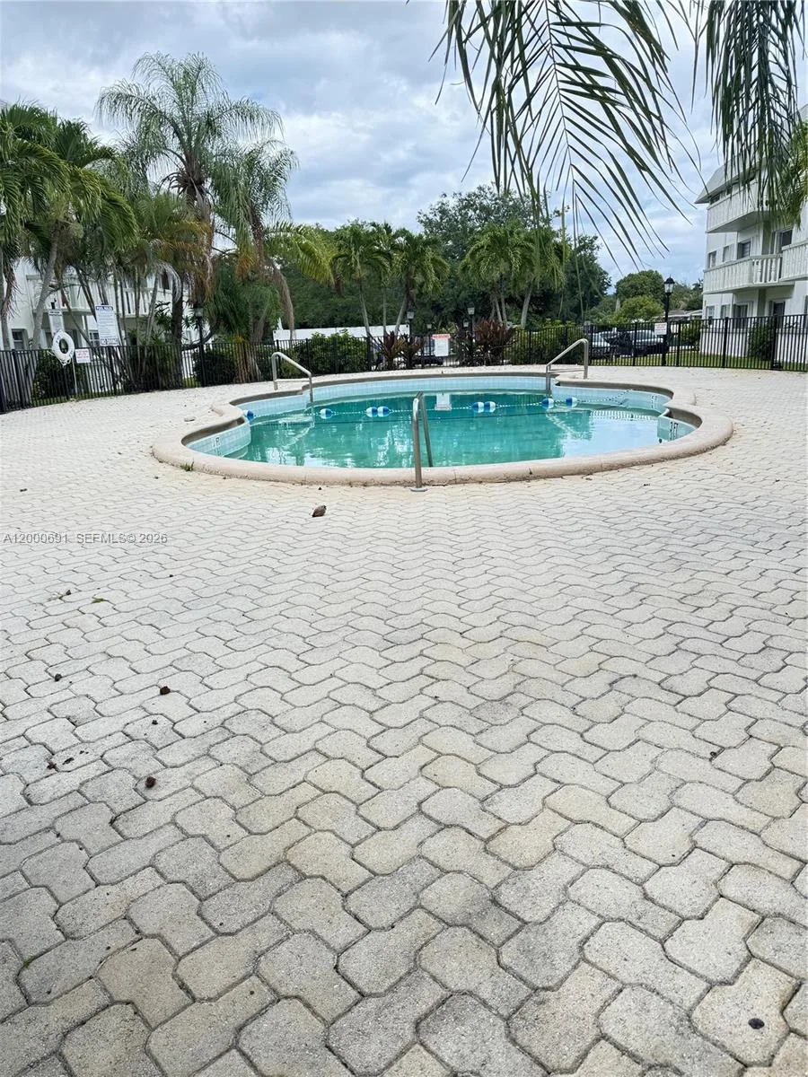 15201 NE 6th Ave # C304, Miami, FL 33162 photo 13