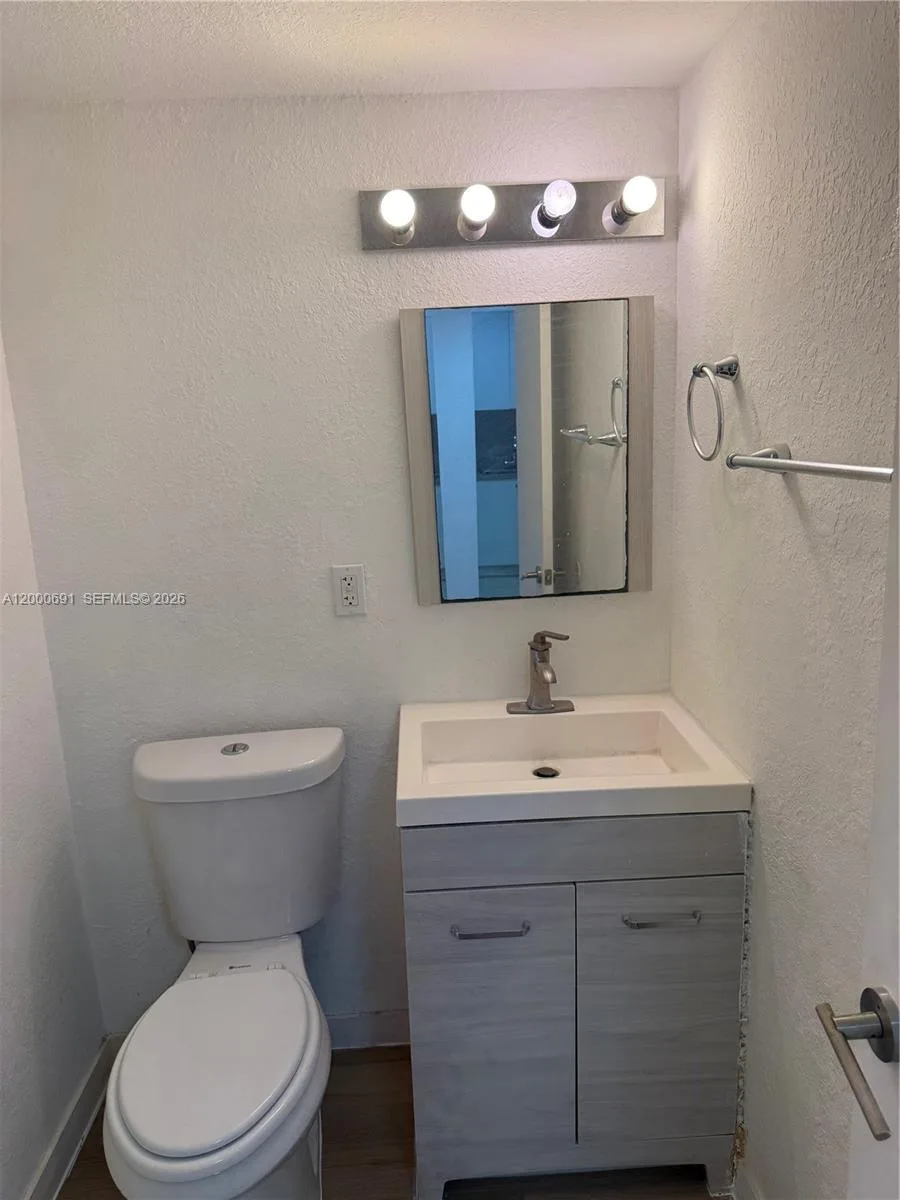 15201 NE 6th Ave # C304, Miami, FL 33162 photo 4