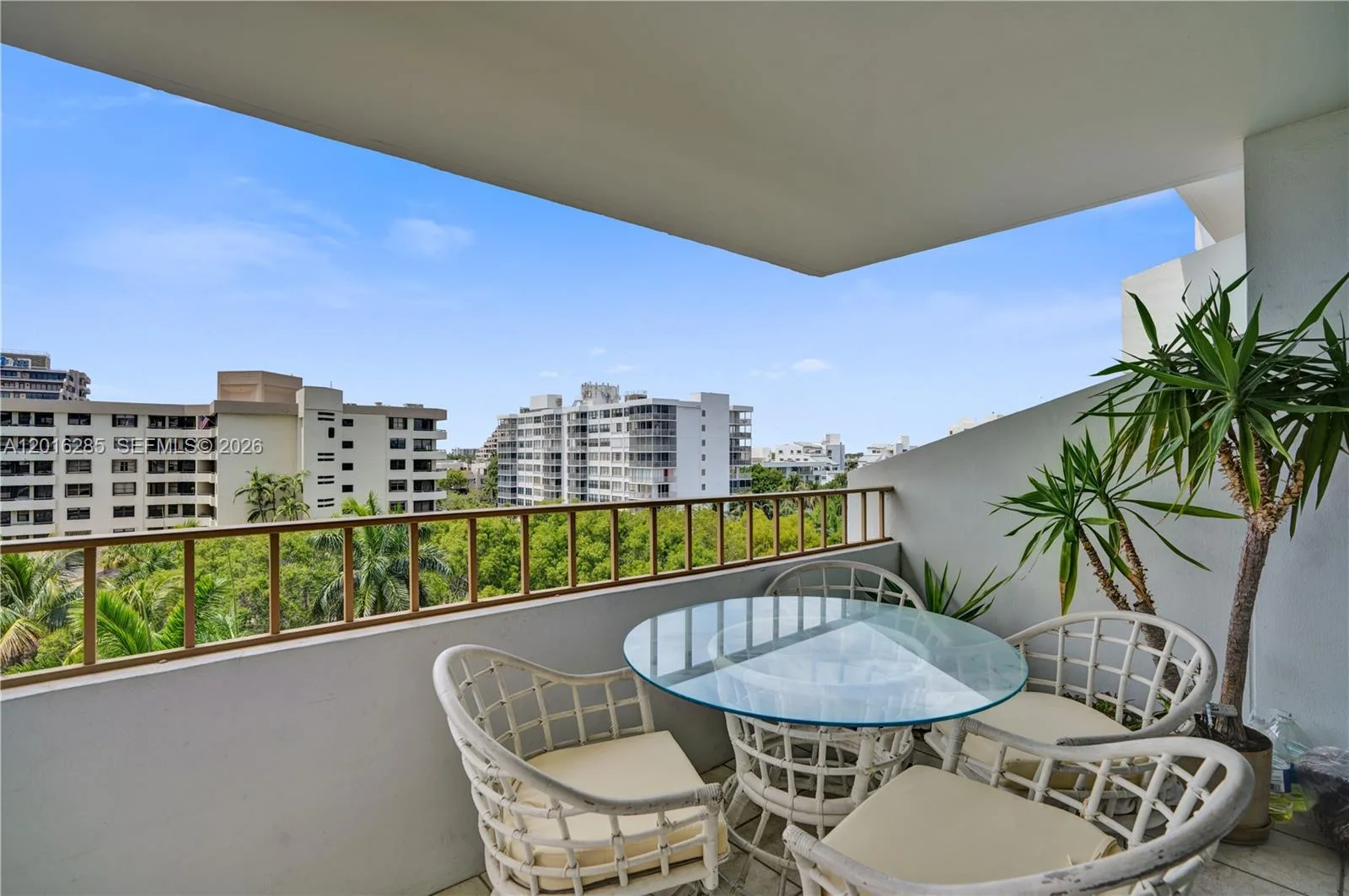 155 Ocean Lane Dr # 707, Key Biscayne, FL 33149