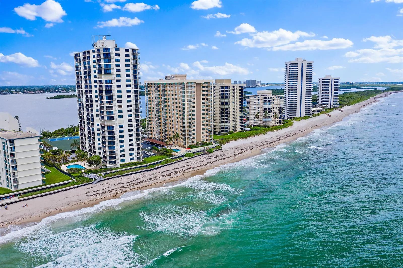 5420 N Ocean Drive # 305, Singer Island, FL 33404
