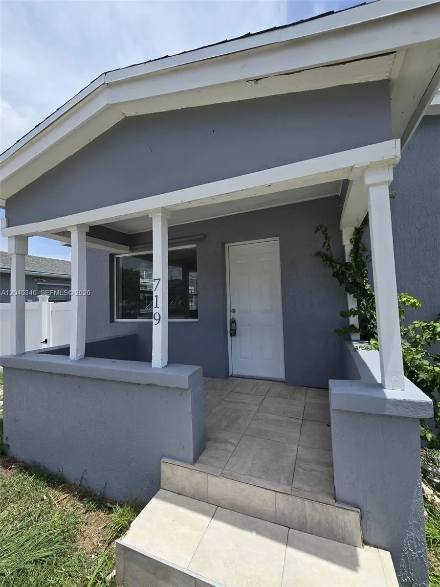 719 21st St, West Palm Beach, FL 33407 photo 2