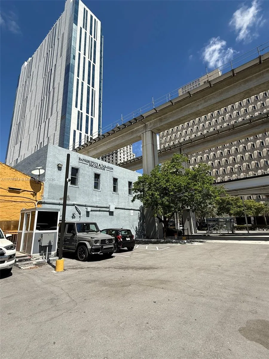 16 SW 1st Ave, Miami, FL 33130