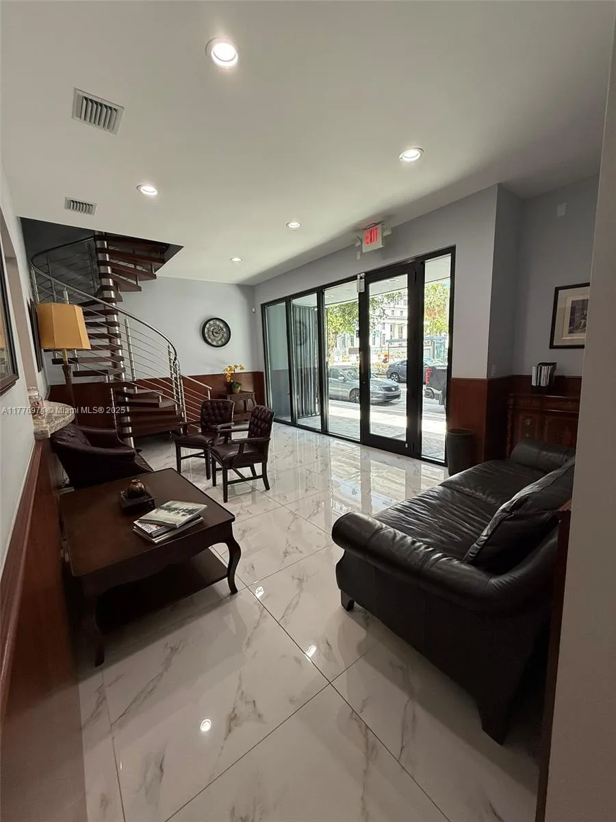 16 SW 1st Ave, Miami, FL 33130 photo 4