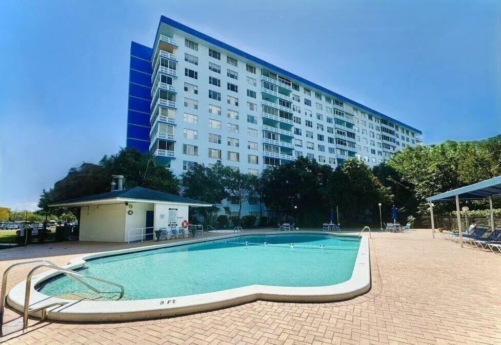 4001 HILLCREST Drive # 705, Hollywood, FL 33021