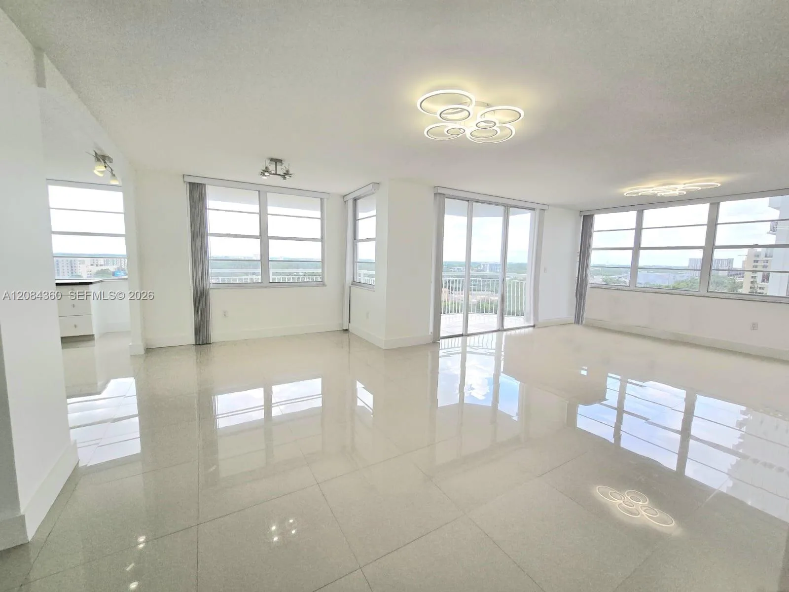 18051 Biscayne Blvd # 1204, Aventura, FL 33160