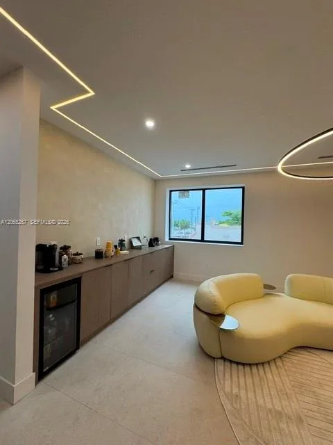 9 N Dixie Hwy # 2, Hallandale Beach, FL 33009 photo 2