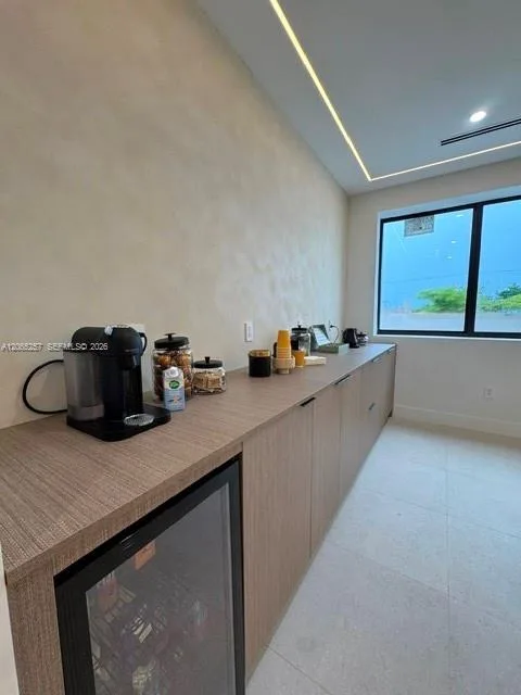 9 N Dixie Hwy # 2, Hallandale Beach, FL 33009 photo 3