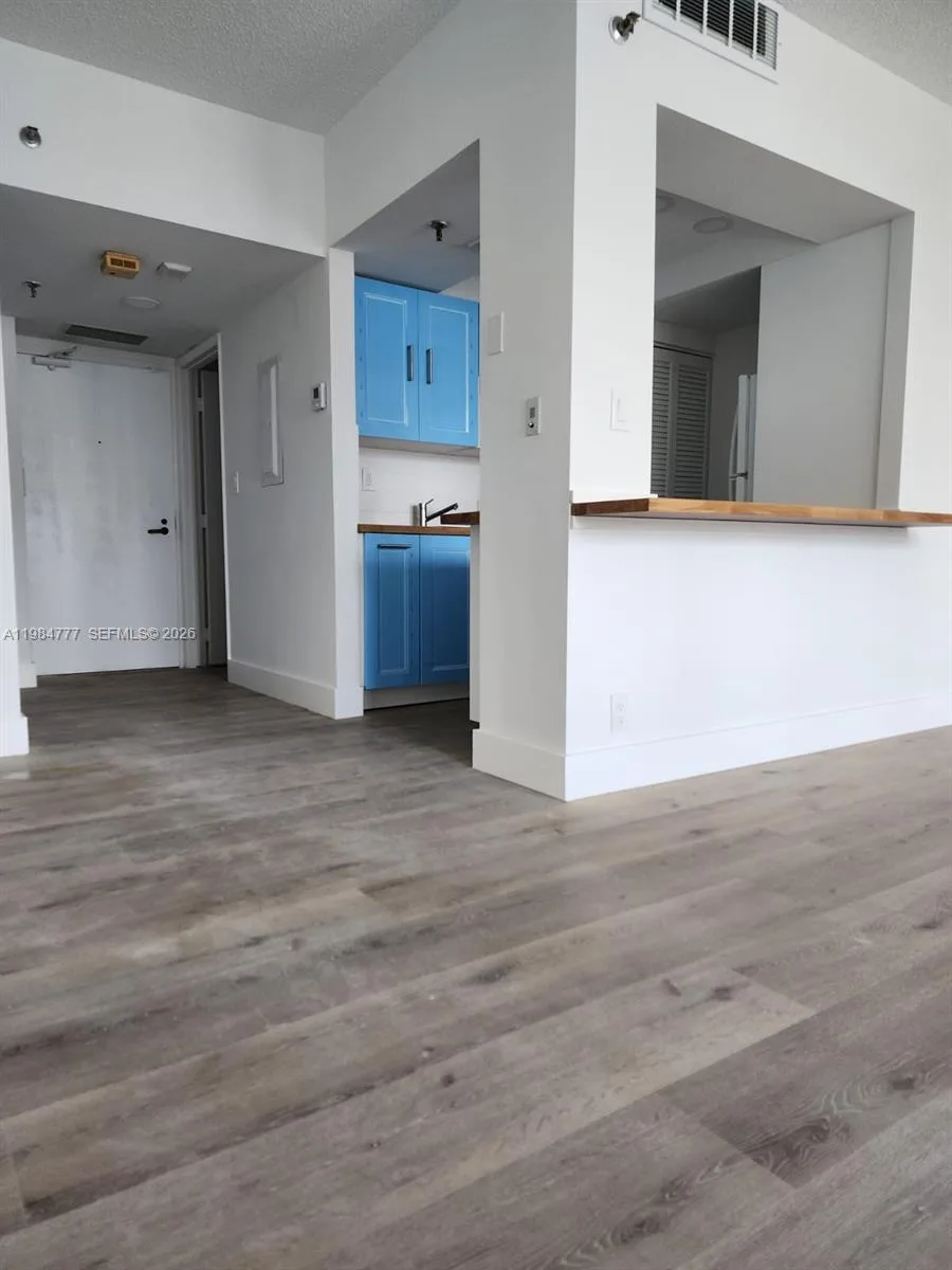 520 Brickell Key Dr # A1517, Miami, FL 33131