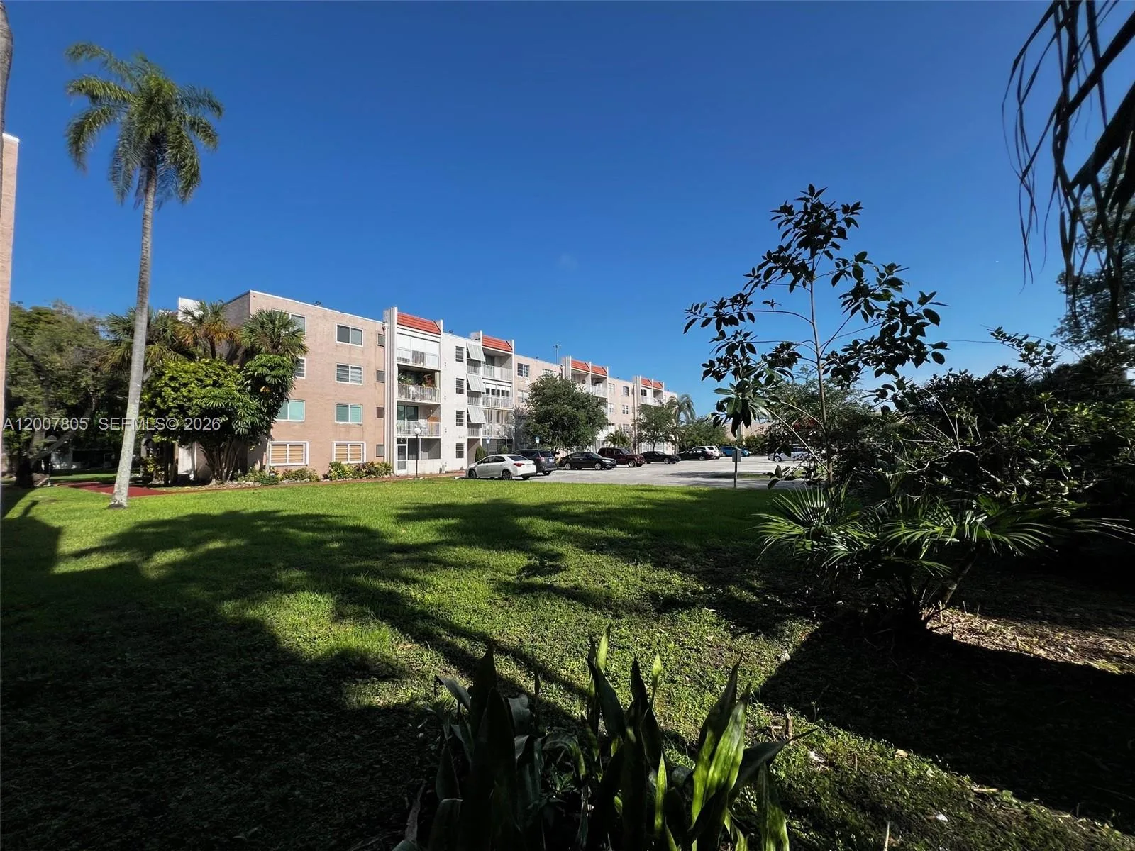 8411 NW 8th St # 105, Miami, FL 33126 photo 3