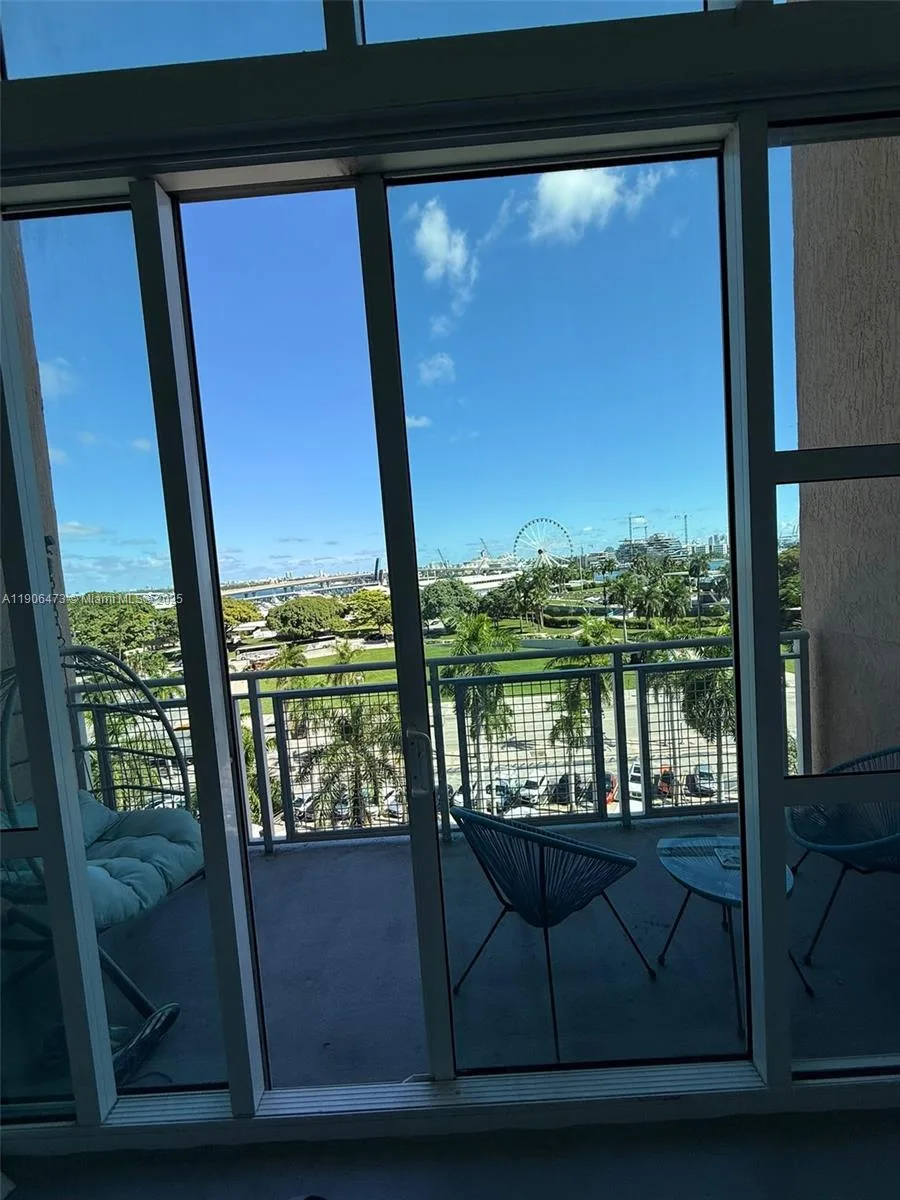 253 NE 2nd St # 632, Miami, FL 33132 photo 11