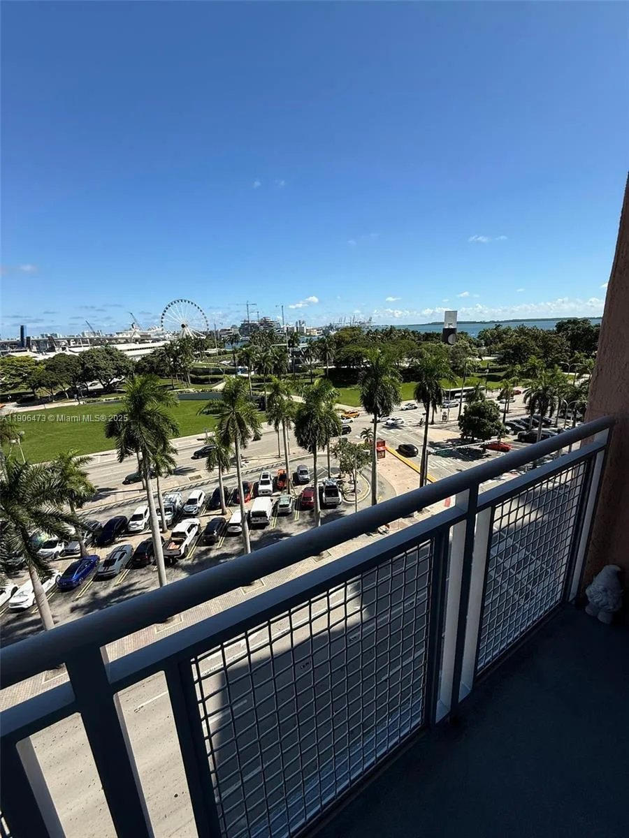 253 NE 2nd St # 632, Miami, FL 33132 photo 12