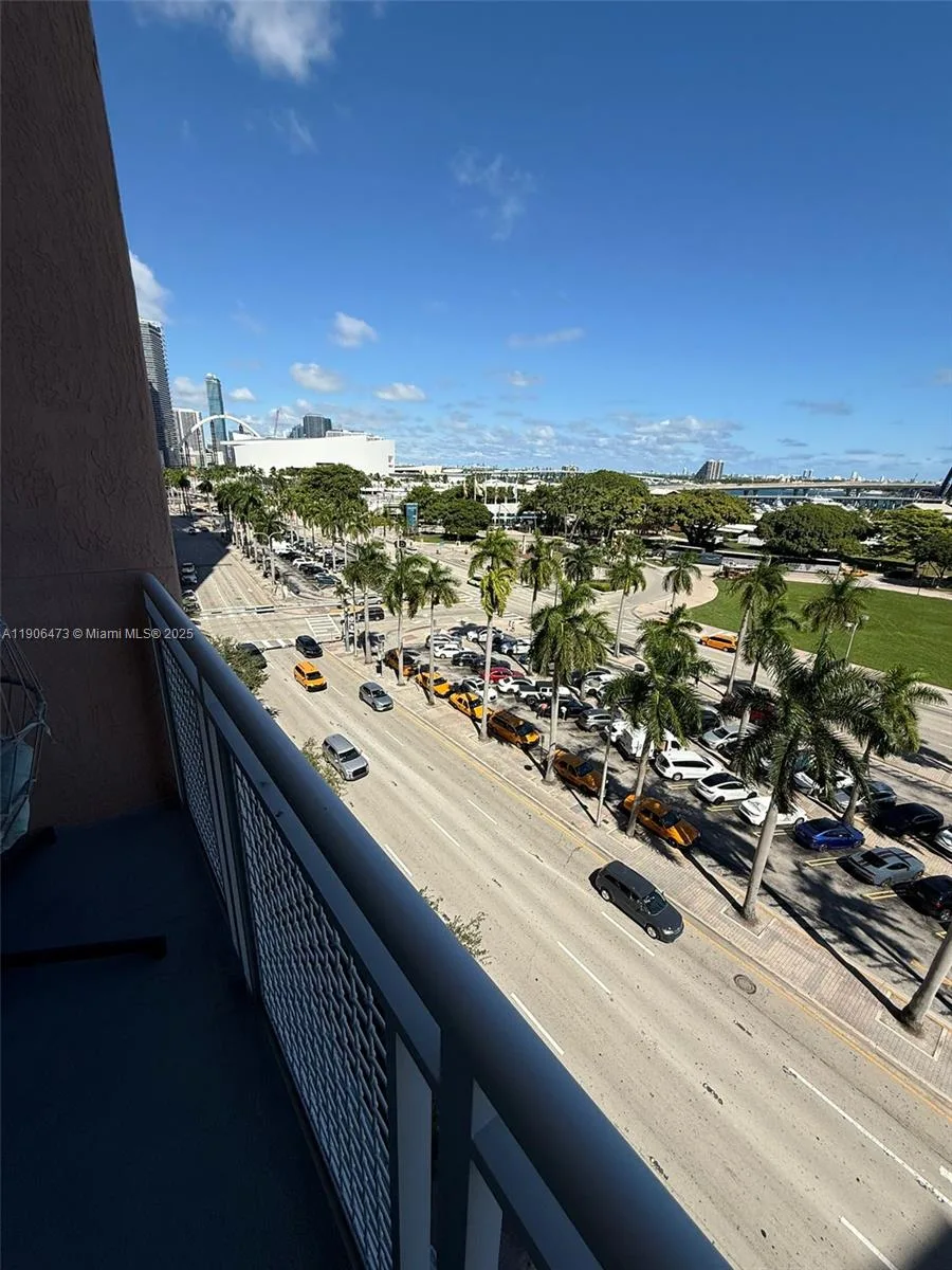 253 NE 2nd St # 632, Miami, FL 33132 photo 13