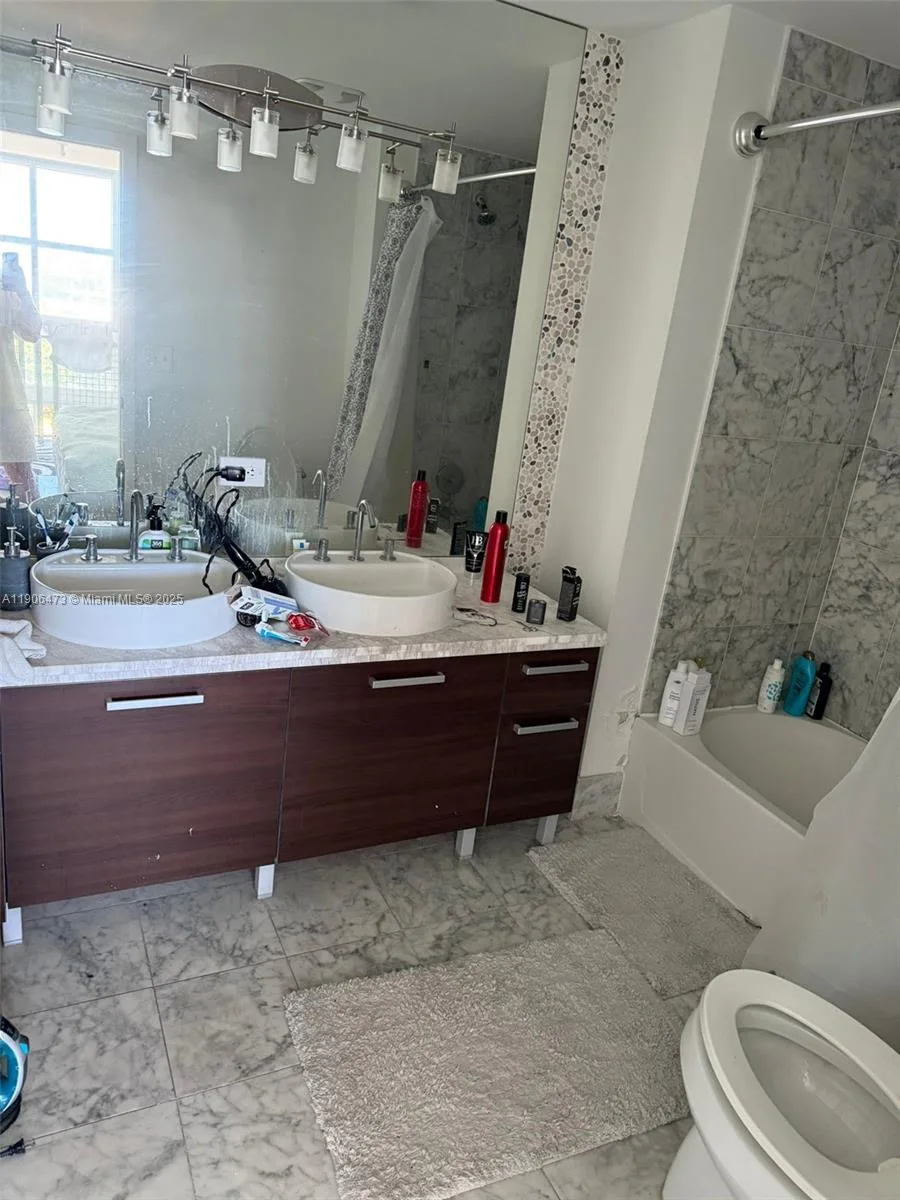 253 NE 2nd St # 632, Miami, FL 33132 photo 8