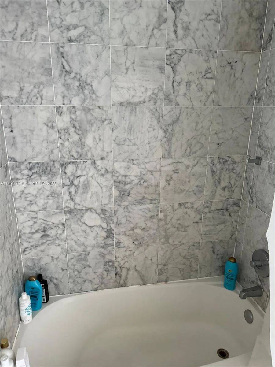 253 NE 2nd St # 632, Miami, FL 33132 photo 9
