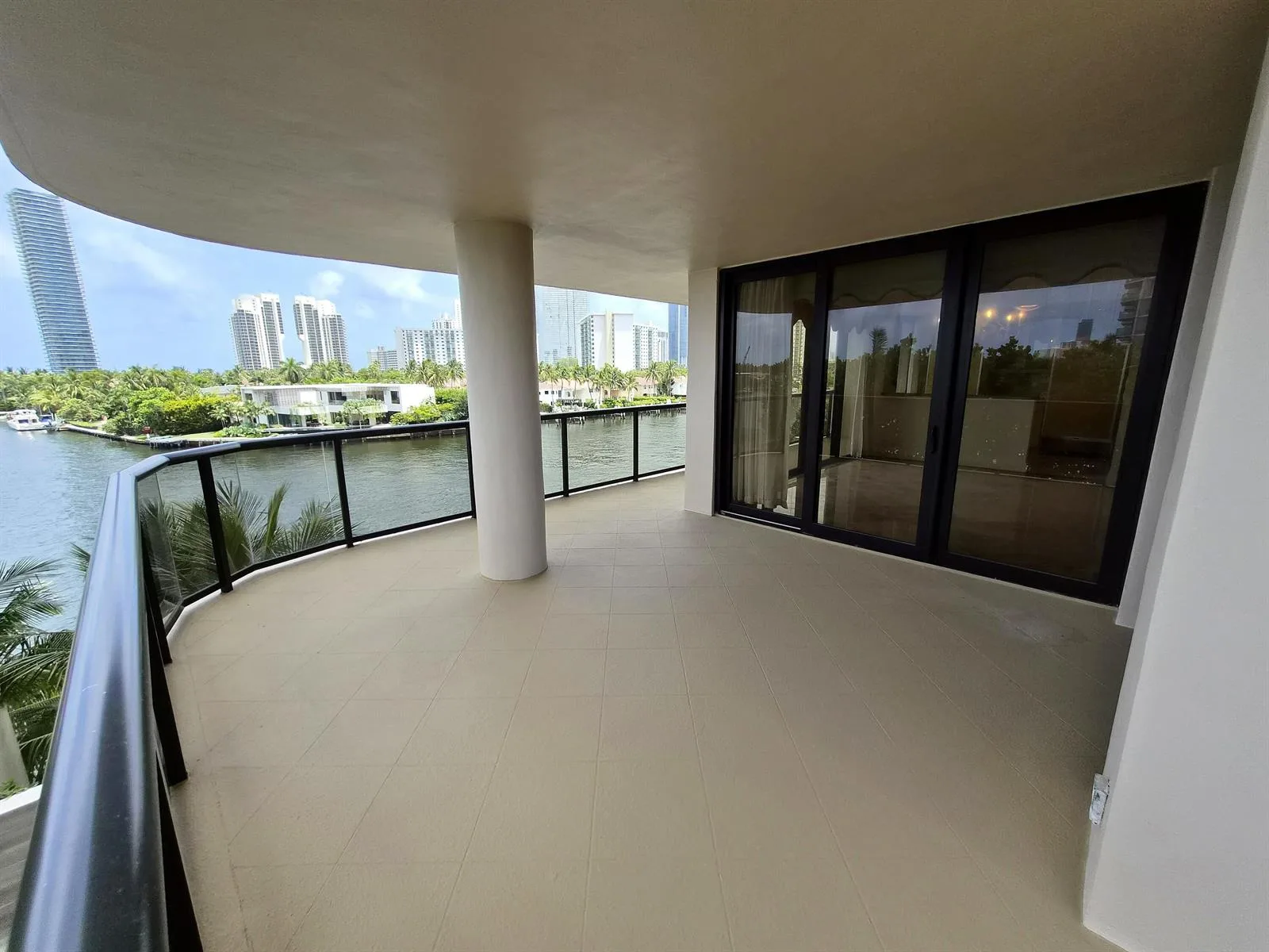 19667 Turnberry Way # 4J, Aventura, FL 33180