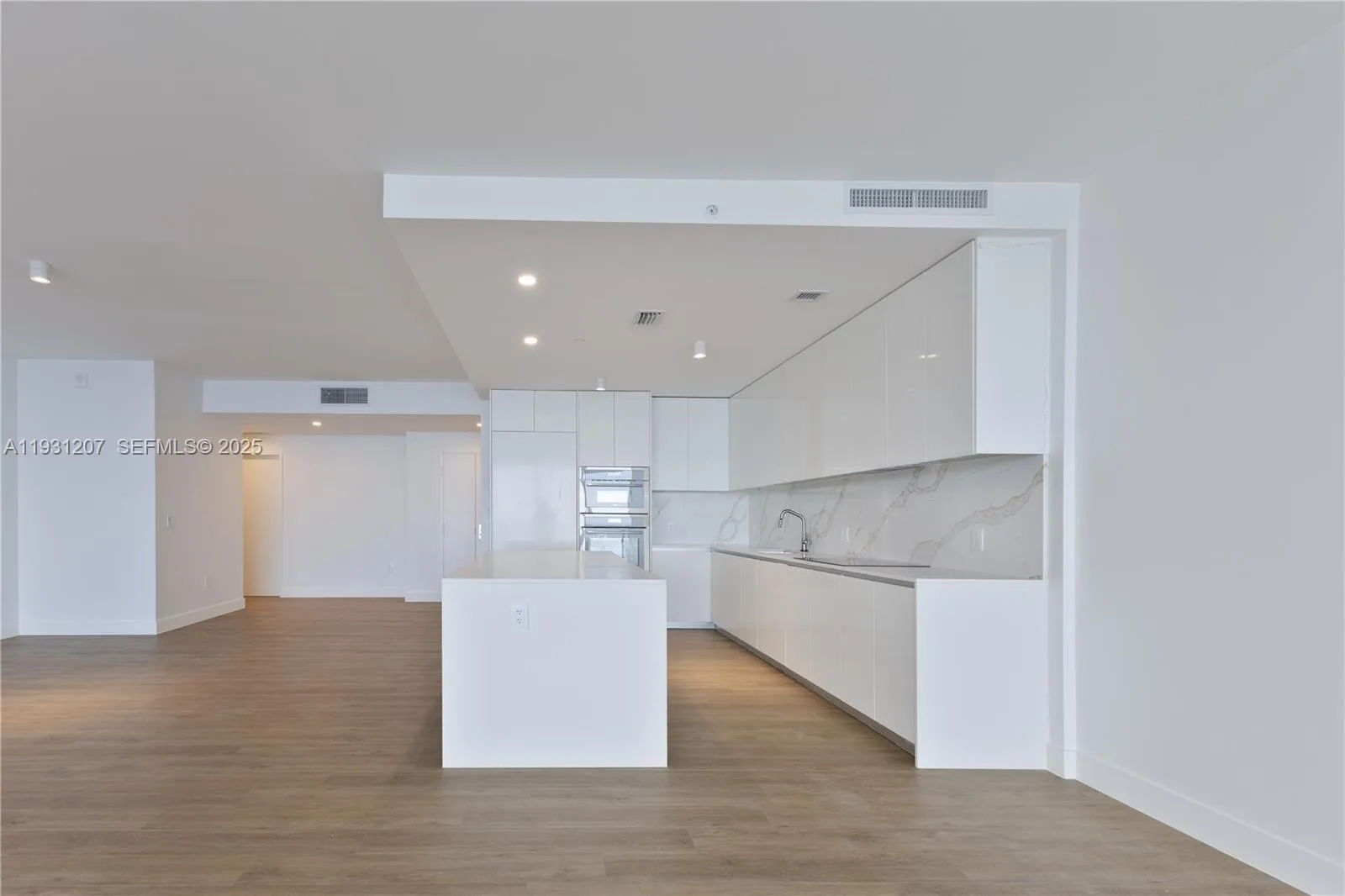 700 NE 24th St # 5402, Miami, FL 33137 photo 13
