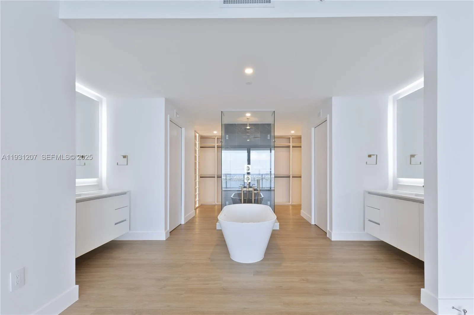 700 NE 24th St # 5402, Miami, FL 33137 photo 3