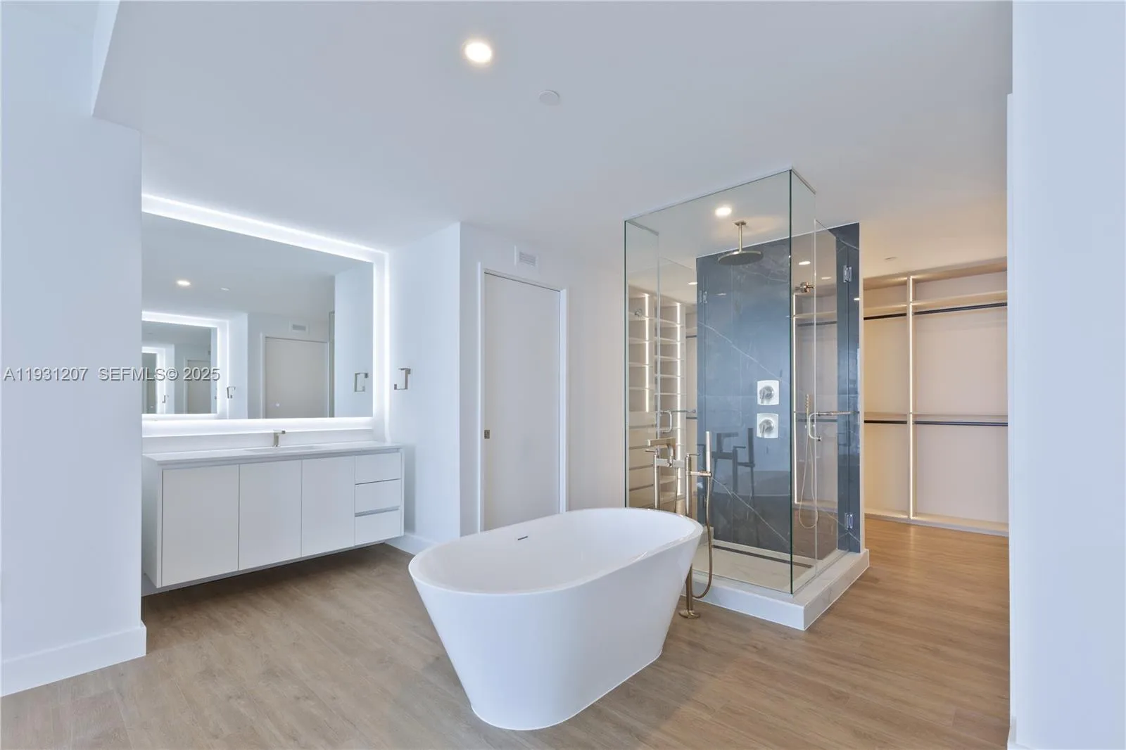 700 NE 24th St # 5402, Miami, FL 33137 photo 4