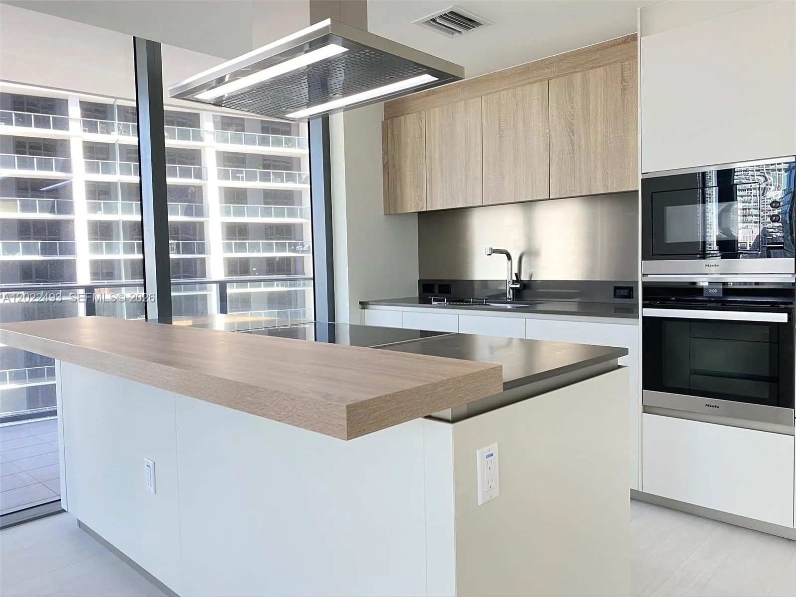 1000 Brickell Plz # 2715, Miami, FL 33131 photo 3