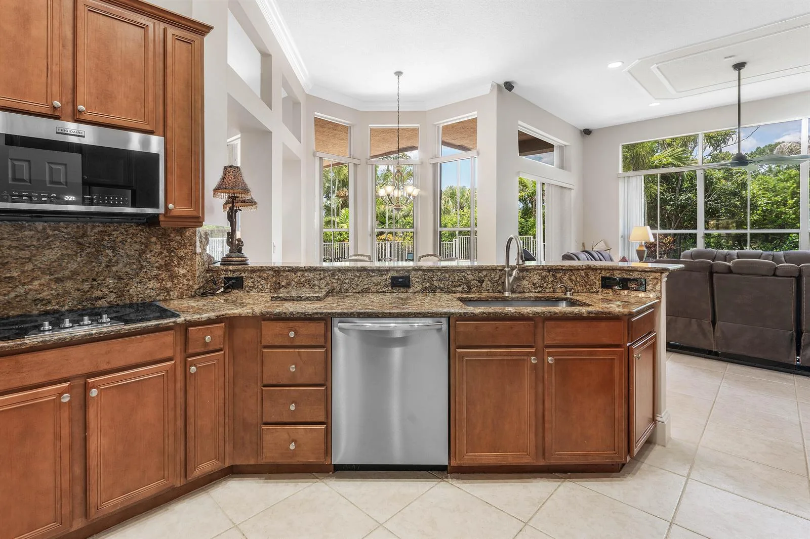 911 Forest Glen Lane, Wellington, FL 33414 photo 6