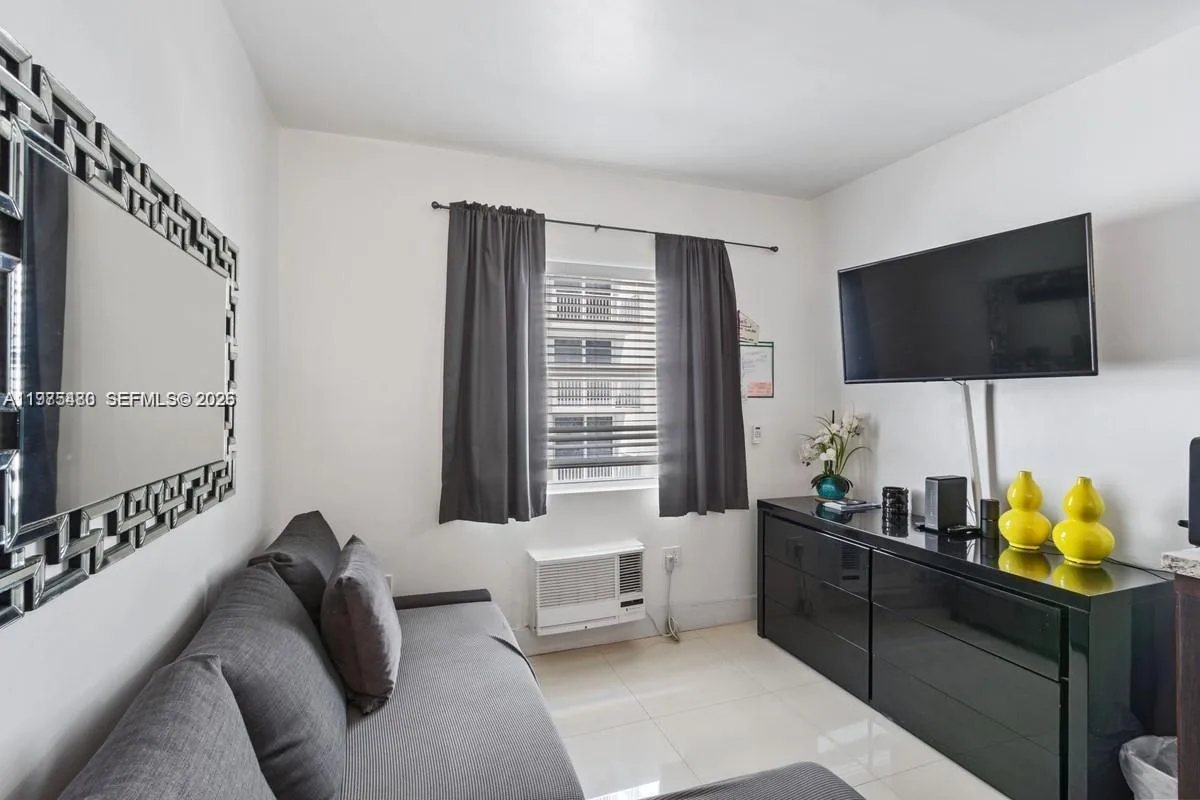 335 Ocean Dr # 310, Miami Beach, FL 33139 photo 3