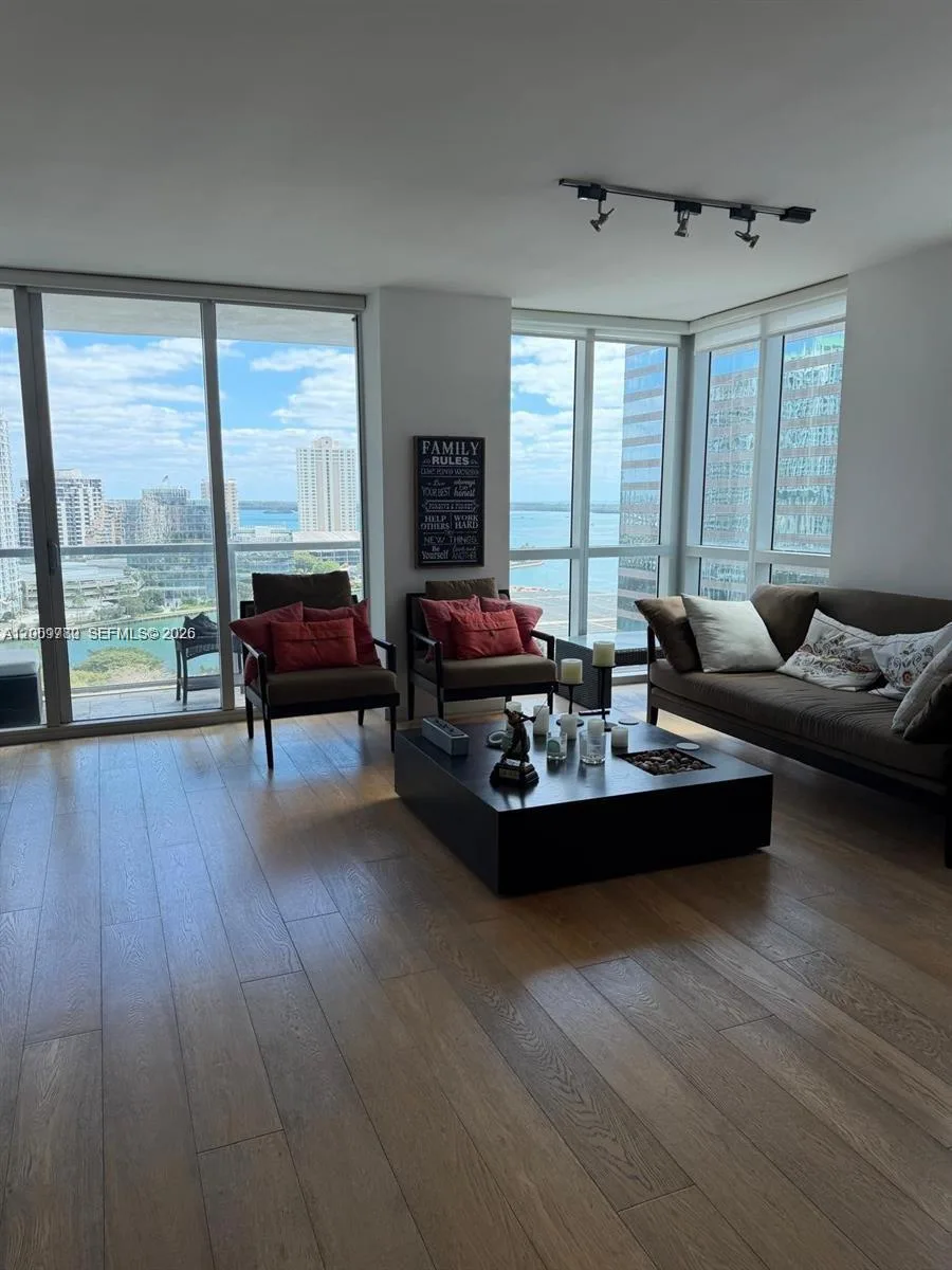 500 Brickell Ave # 1702, Miami, FL 33131 photo 3